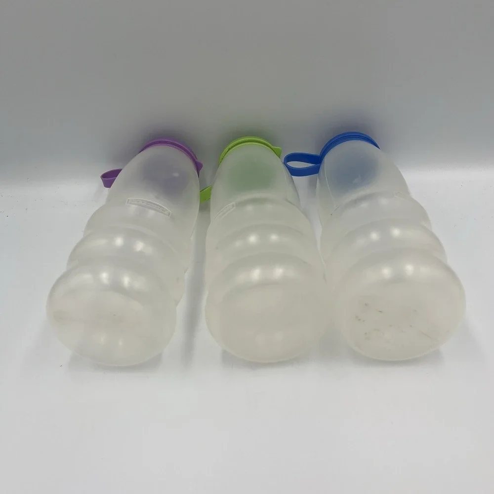 EUC Rubbermaid 17oz Grip Bottles, Frosted, Attached In Lids Fun Colors, Set of 3